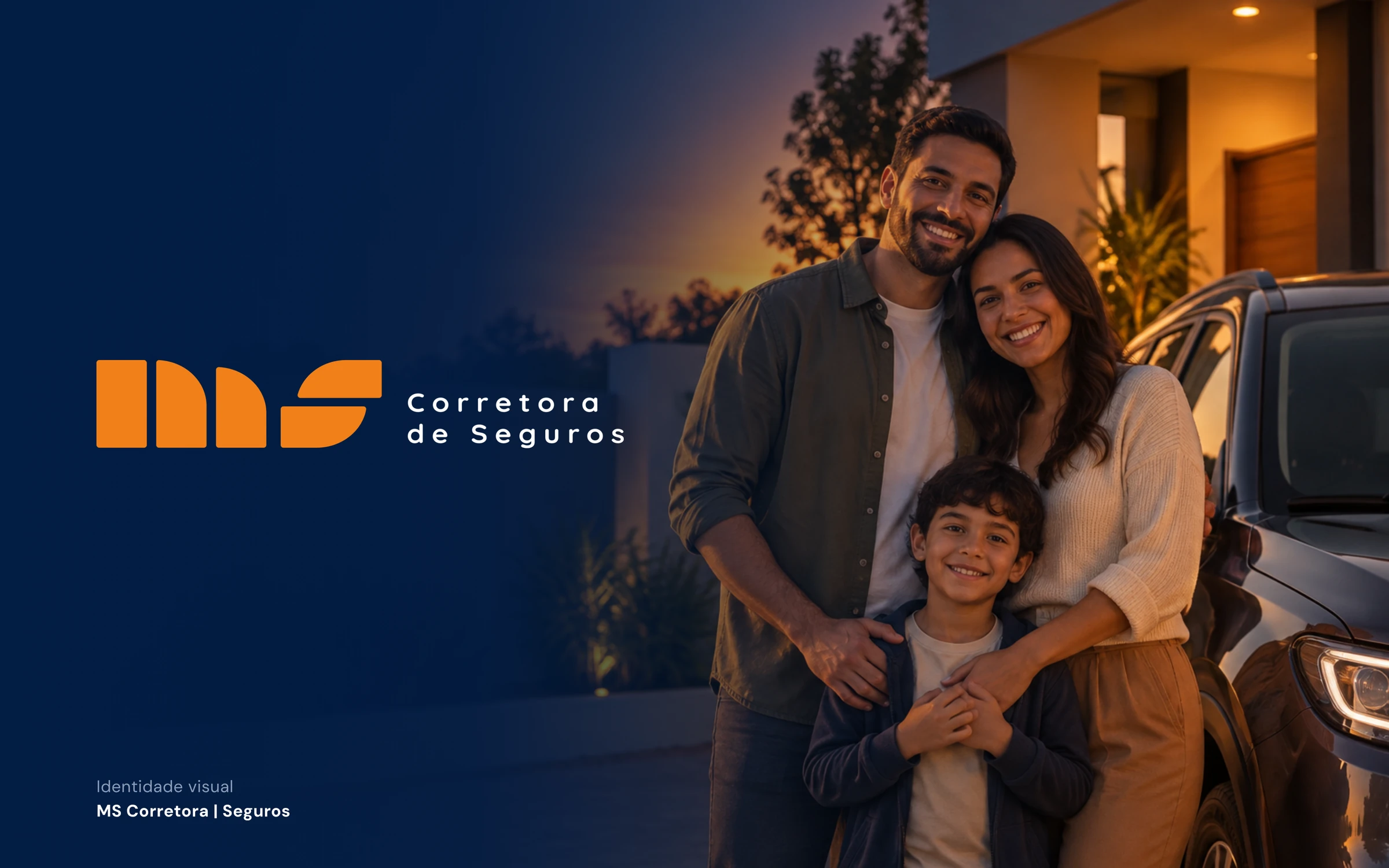 Logo da MS Corretora ao lado de uma família na frente de casa, ao entardecer